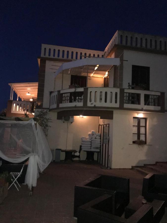 B&B Villa Delle Rondini 维博瓦伦蒂亚码头 外观 照片