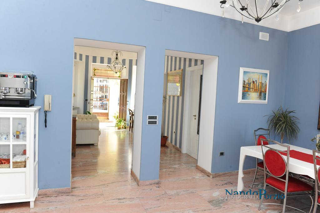 B&B Villa Delle Rondini 维博瓦伦蒂亚码头 外观 照片