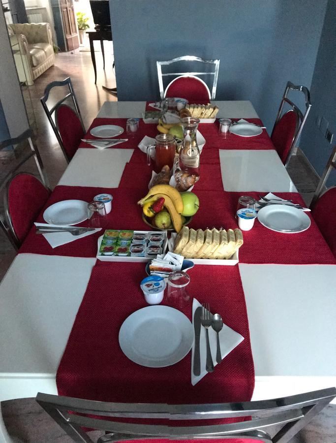 B&B Villa Delle Rondini 维博瓦伦蒂亚码头 外观 照片